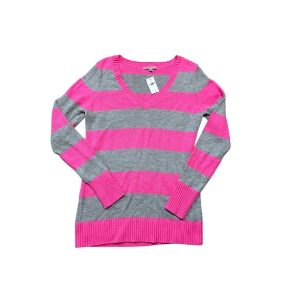 vestique Sweaters - NWT - GAP Women's Sweater, Size Medium, Pink & Gray striped; V Neck